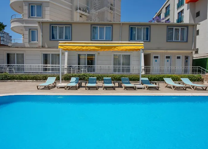 Citrus Luna Suite Hotel
