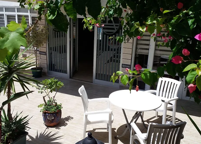 Isinda Hotel